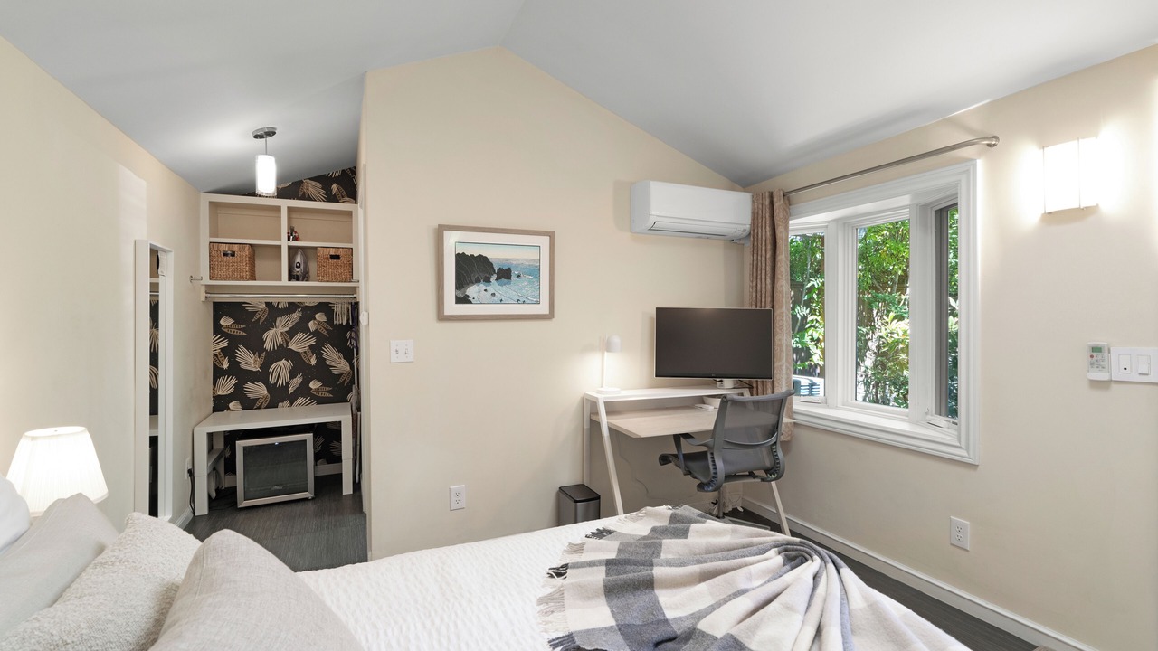 Photo of Bedroom in University South