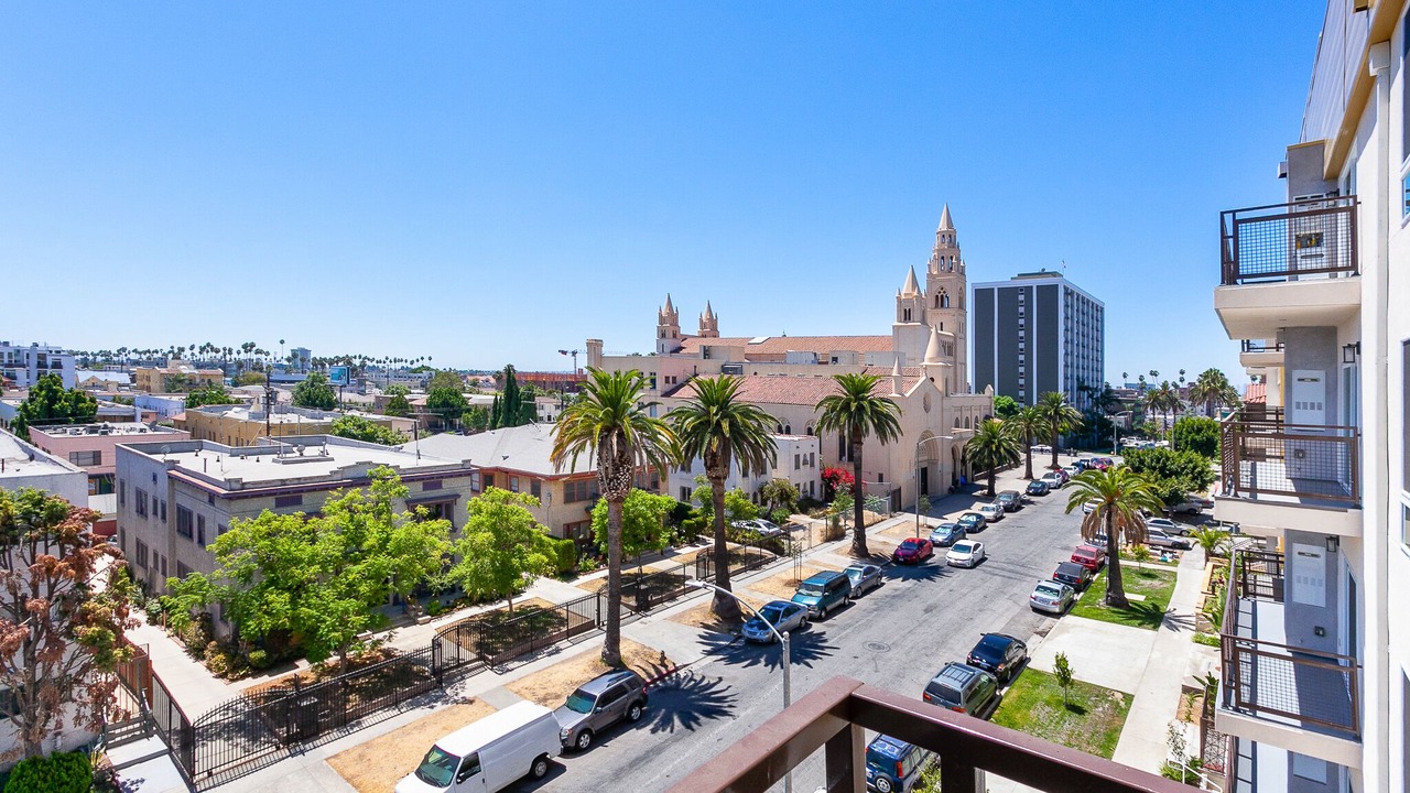Photo of Outdoor in Wilshire Center