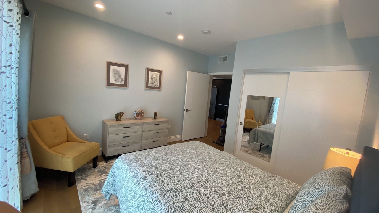 Photo of Bedroom in Wilshire Center