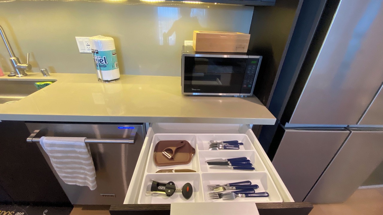 Photo of Kitchen in Wilshire Center