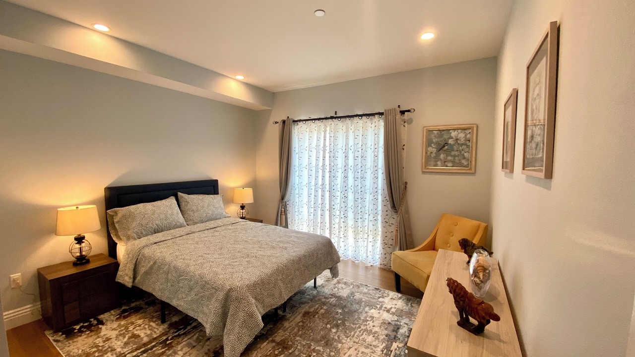 Photo of Bedroom in Wilshire Center