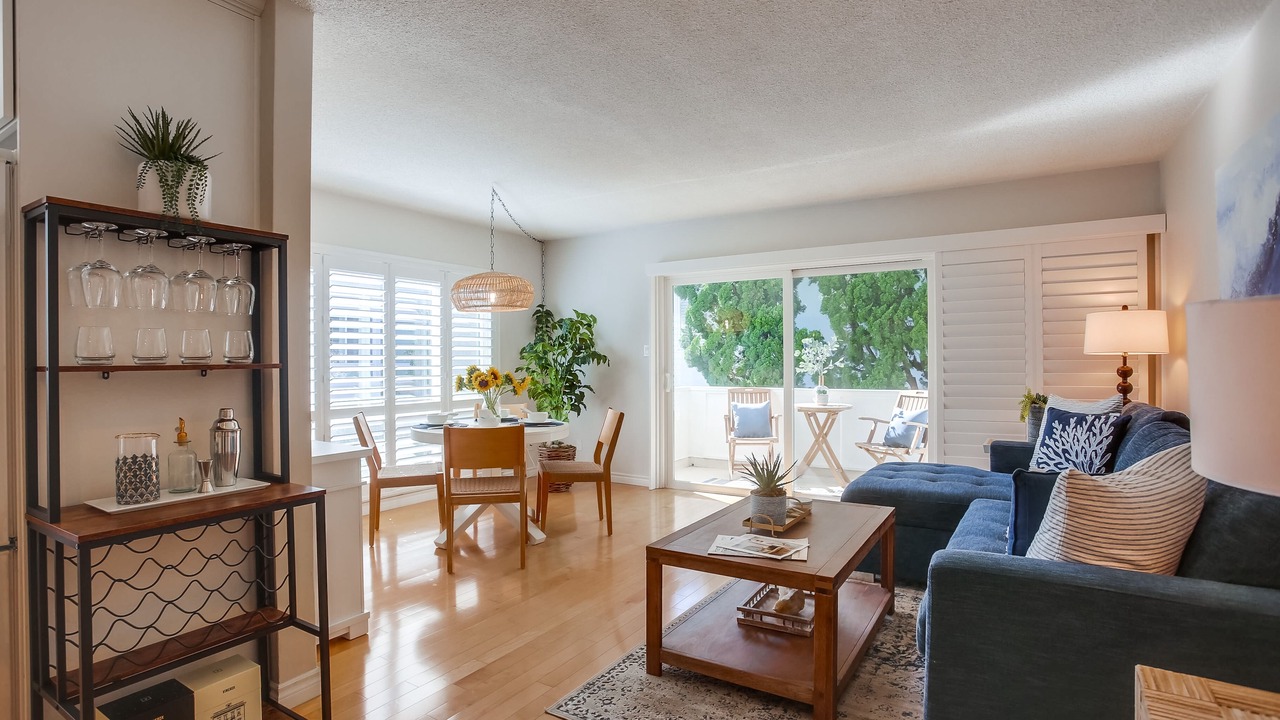 Photo of Livingroom in Village of La Jolla