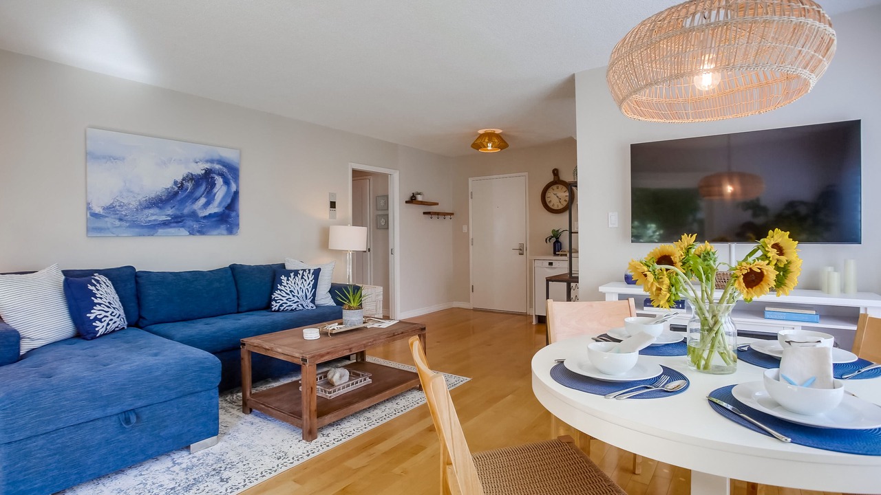 Photo of Livingroom in Village of La Jolla
