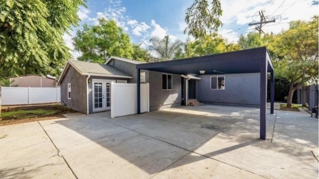 Photo of Outdoor in Canoga Park