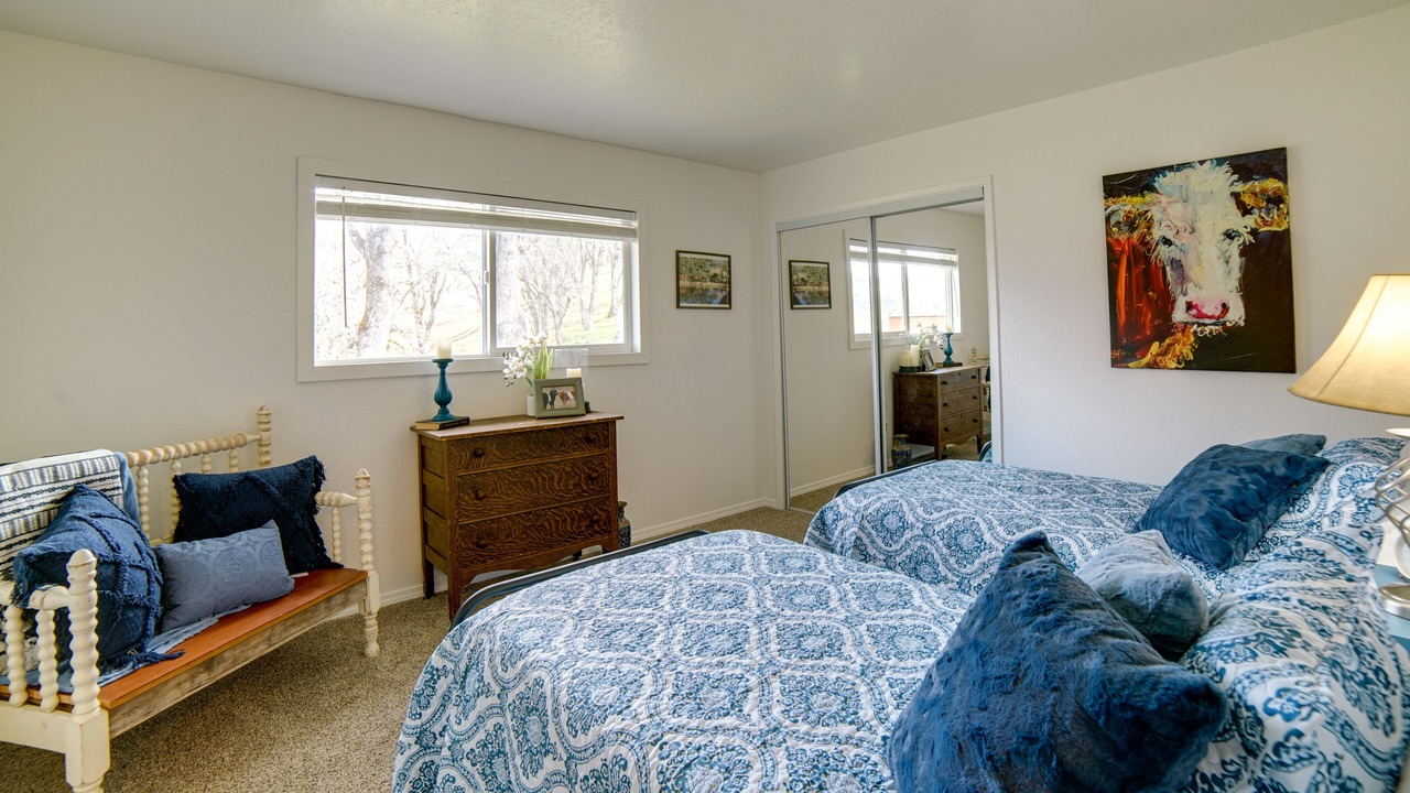 Photo of Bedroom in Upper Lake