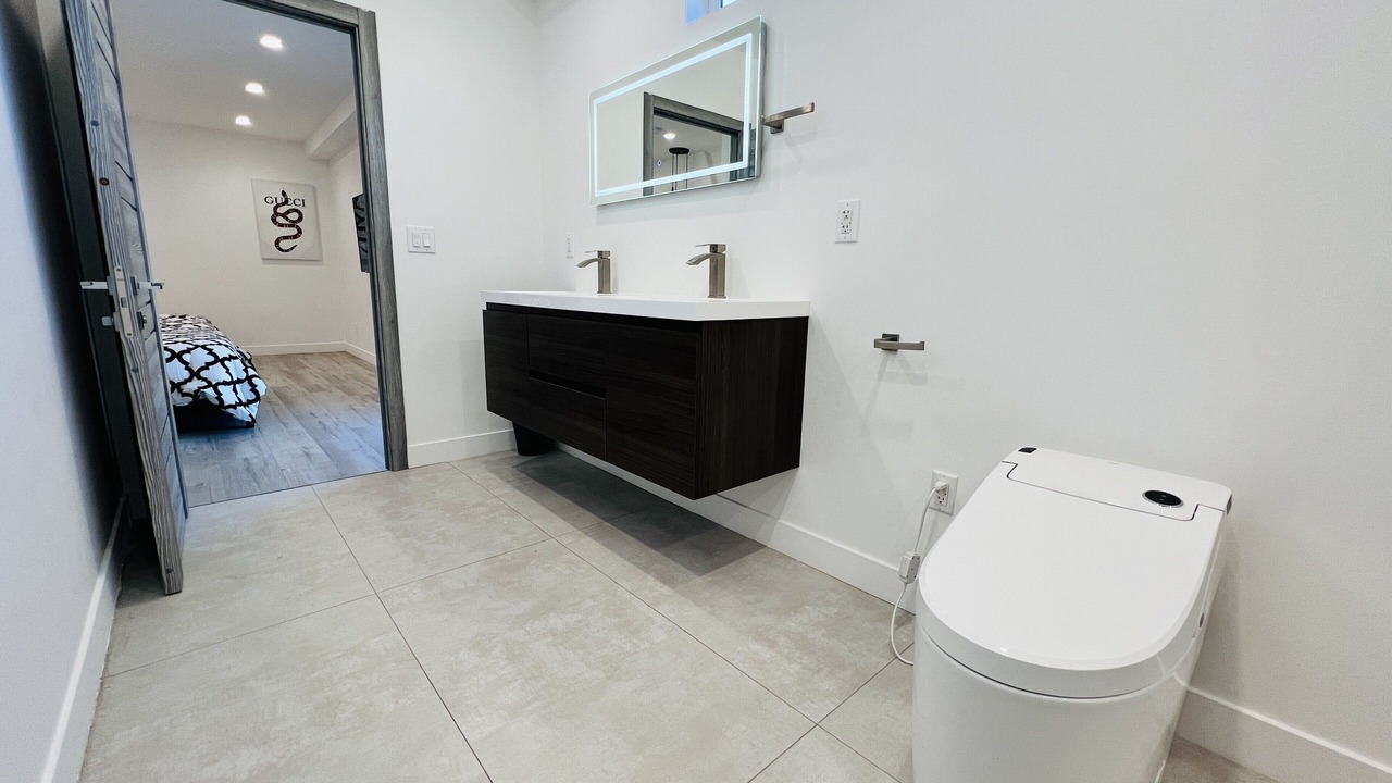 Photo of Bathroom in Valley Glen