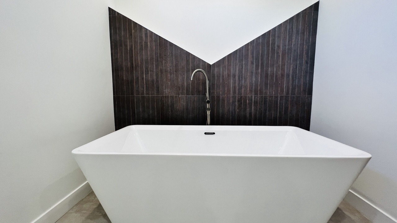 Photo of Bathroom in Valley Glen