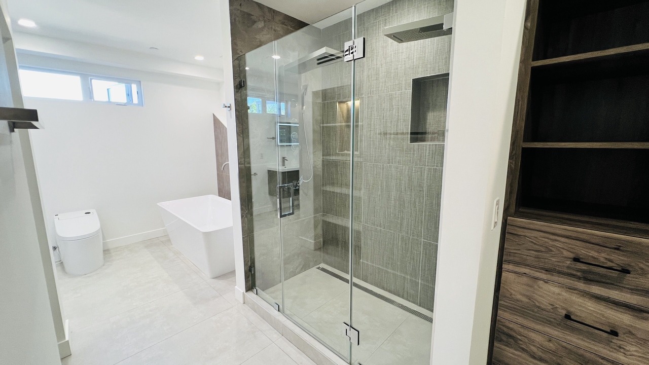 Photo of Bathroom in Valley Glen