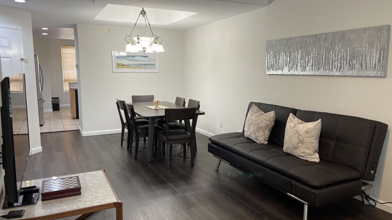 Photo of Livingroom in Communications Hill