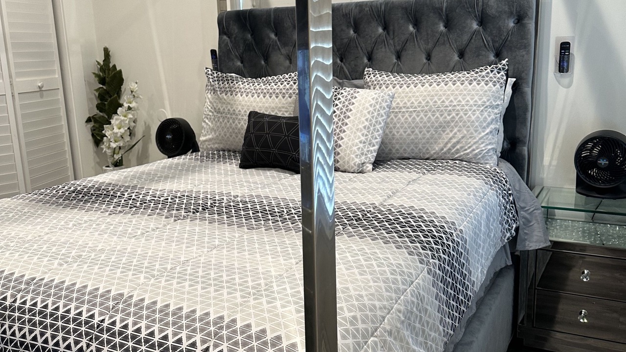 Photo of Bedroom in Chinatown