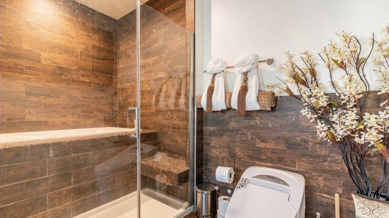 Photo of Bathroom in Chinatown