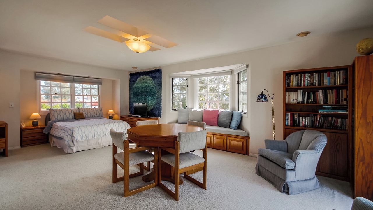 Photo of Bedroom in Crown Point