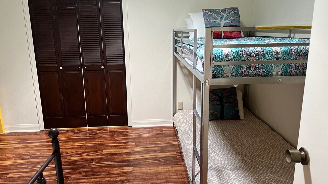 Photo of Bedroom in La Jolla Shores