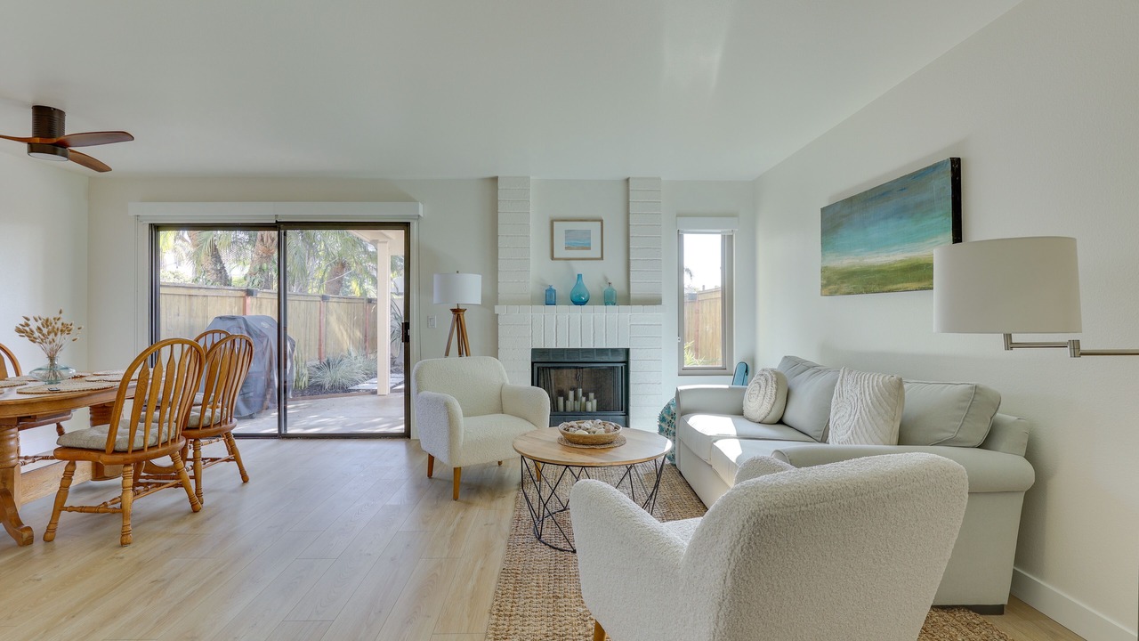 Photo of Livingroom in Spinnaker Hill