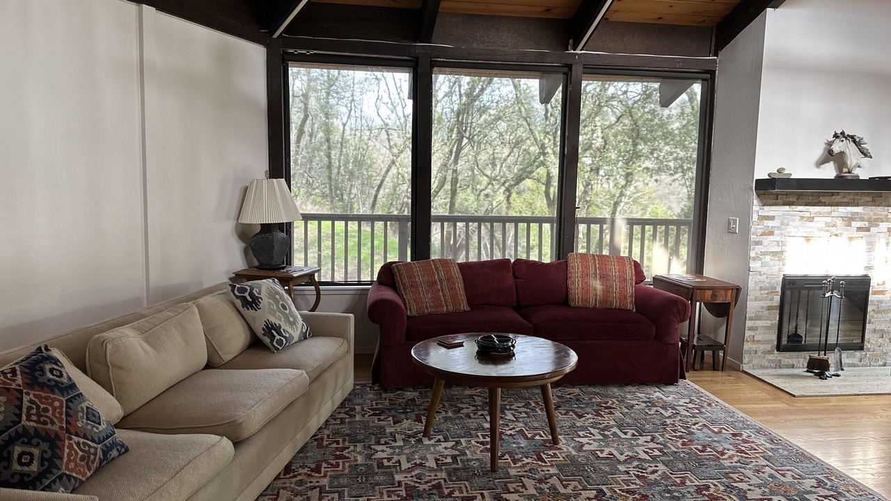 Photo of Livingroom in St. Helena
