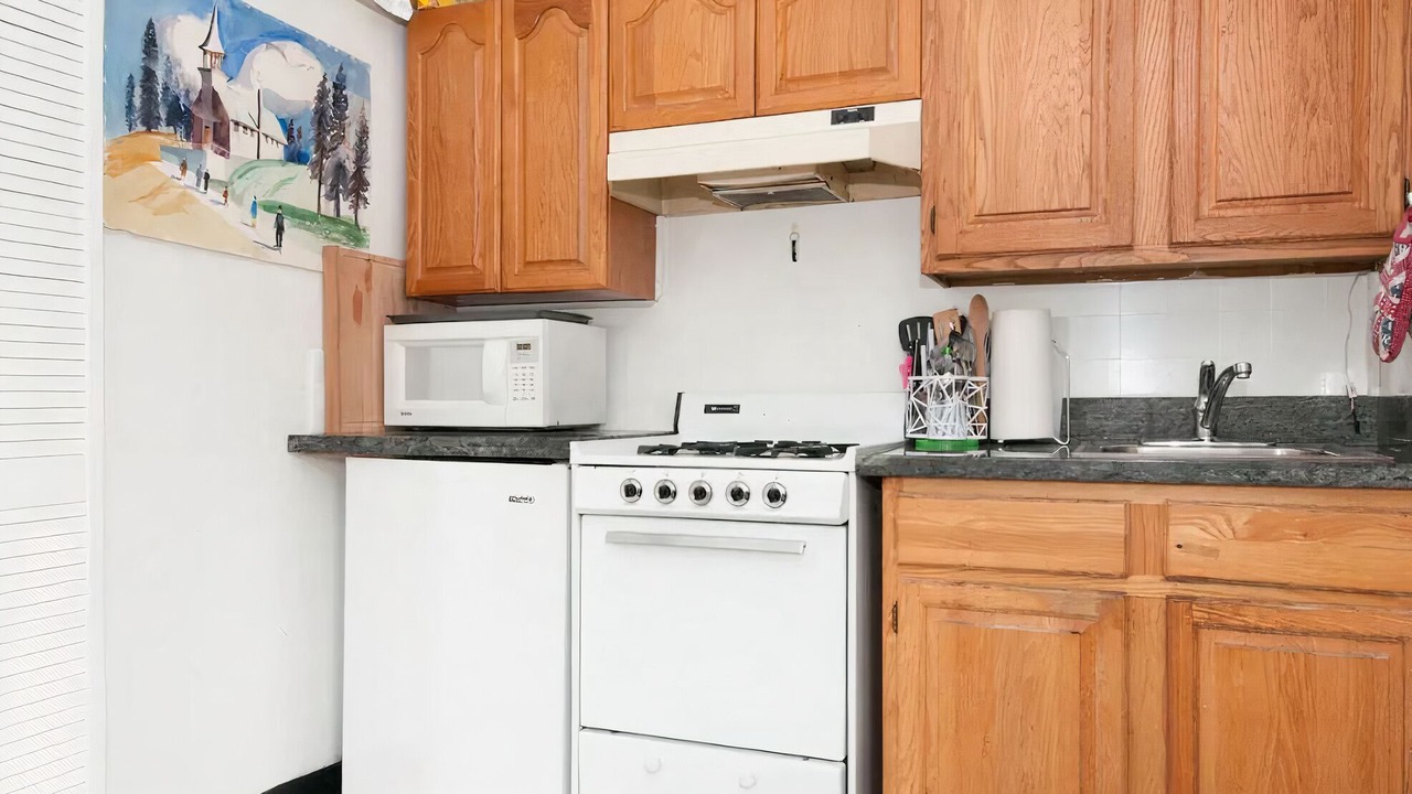 Photo of Kitchen in Lakeshore