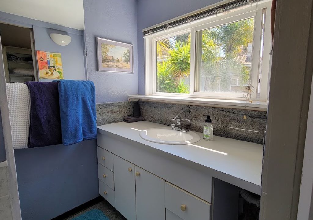 Photo of Bathroom in Lakeshore