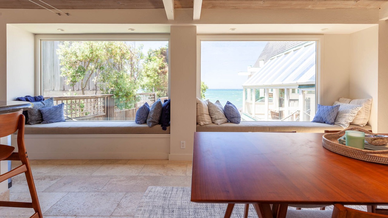 Photo of Livingroom in Moss Beach