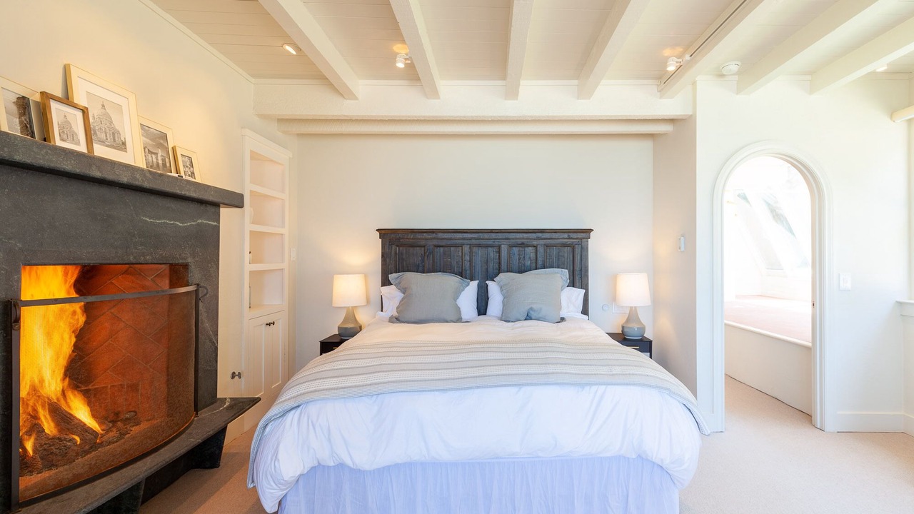 Photo of Bedroom in Moss Beach