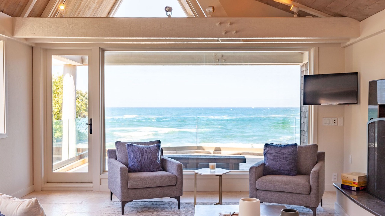 Photo of Livingroom in Moss Beach