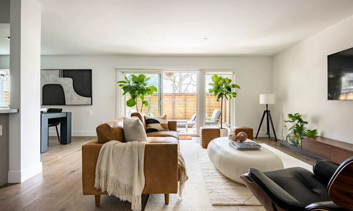 Photo of Livingroom in Sharon Heights