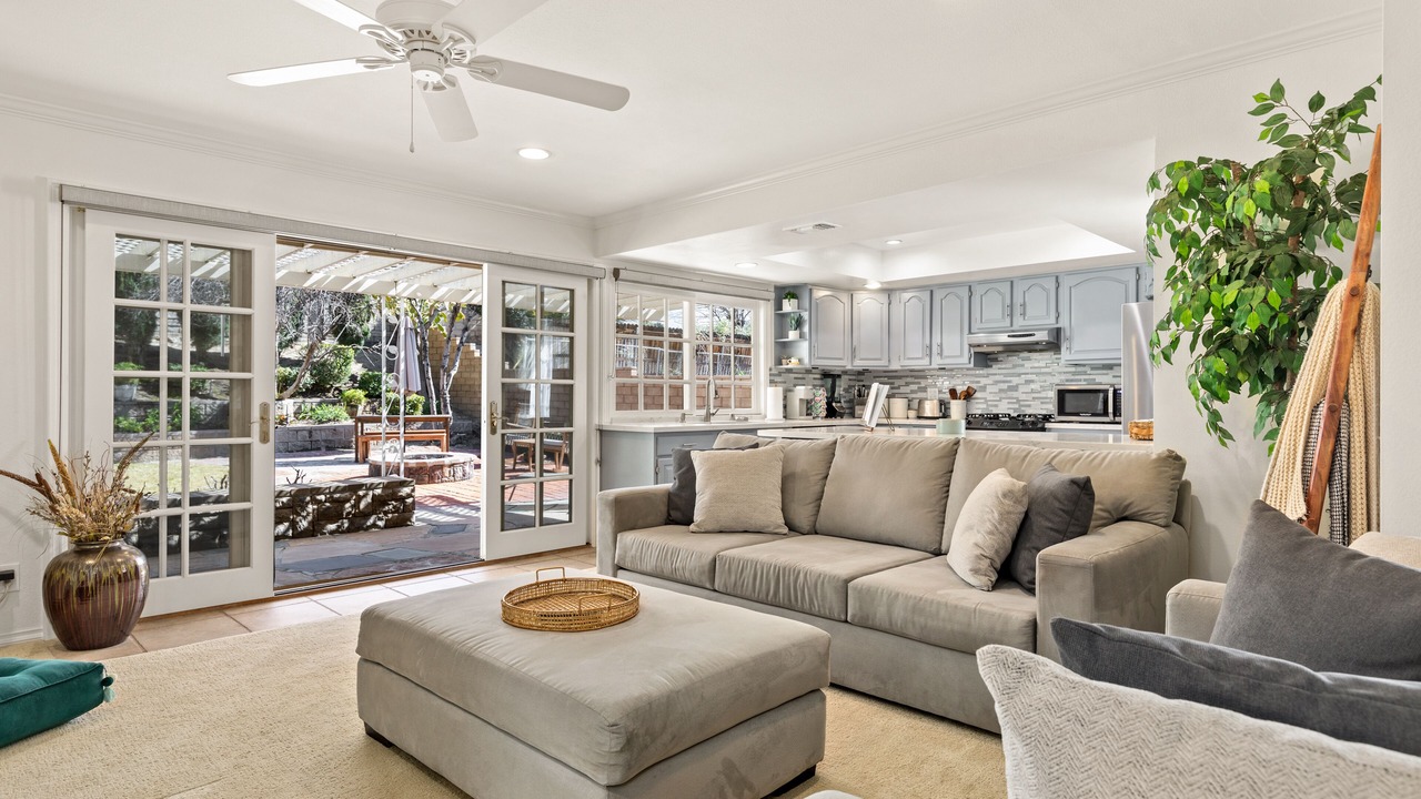 Photo of Livingroom in Canyon Country