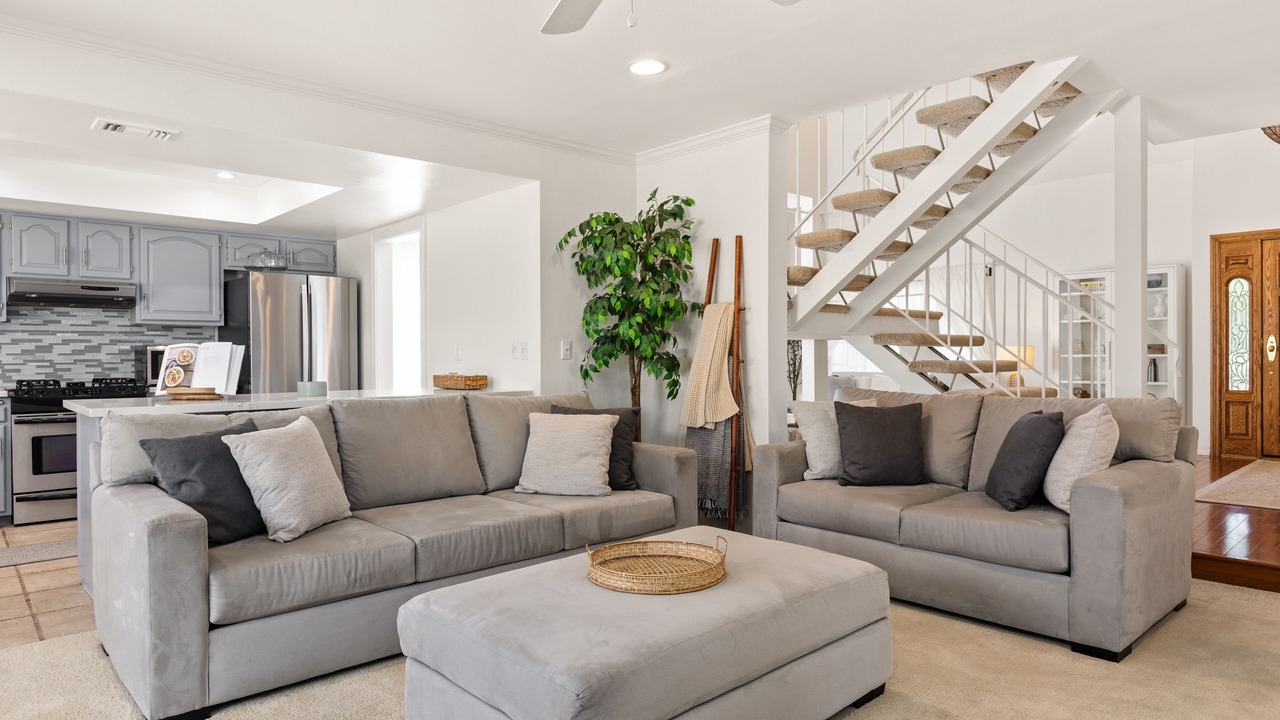Photo of Livingroom in Canyon Country