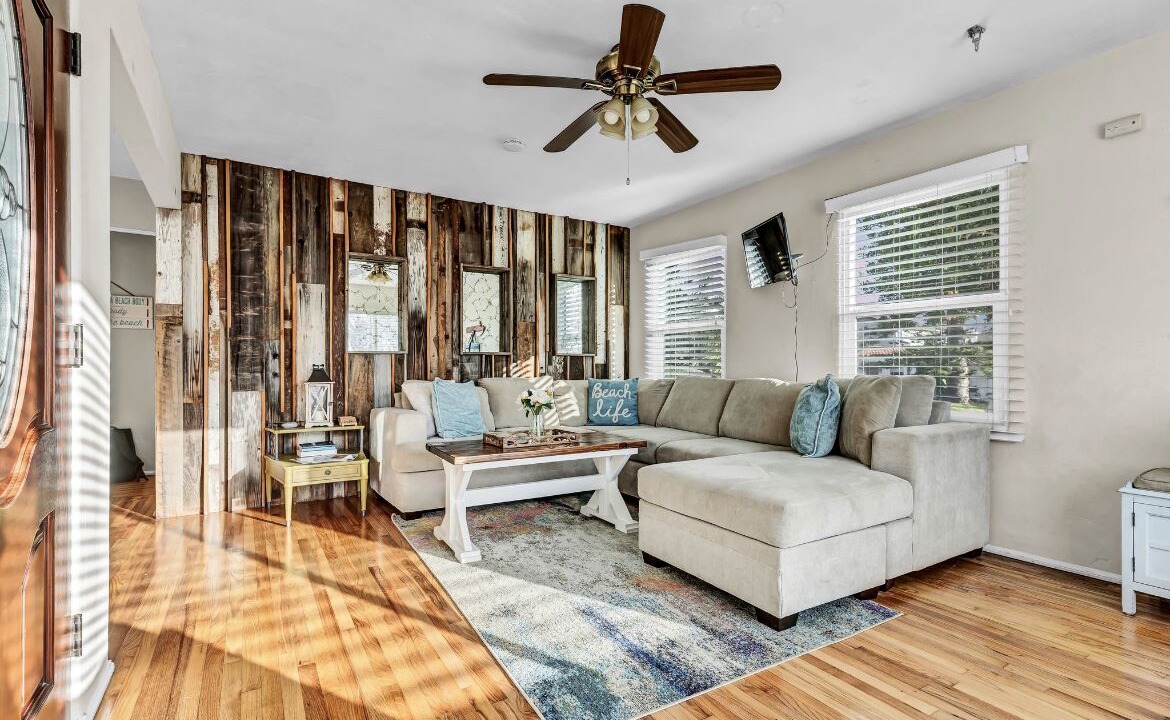 Photo of Livingroom in Sunset Cliffs
