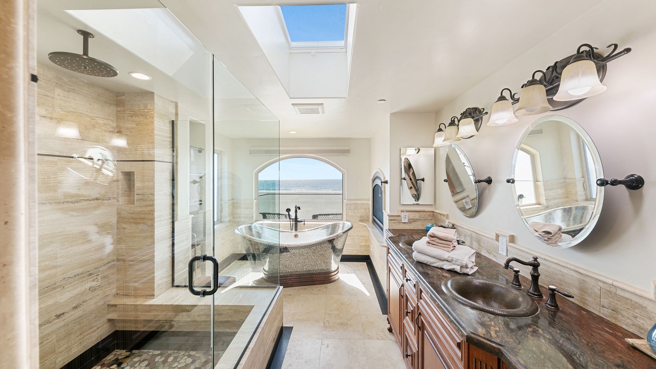 Photo of Bathroom in Hollywood Beach