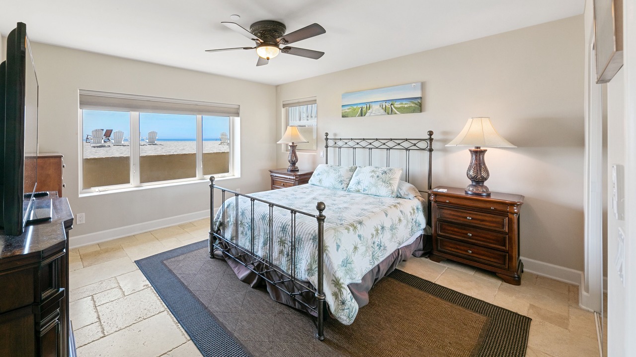 Photo of Bedroom in Hollywood Beach