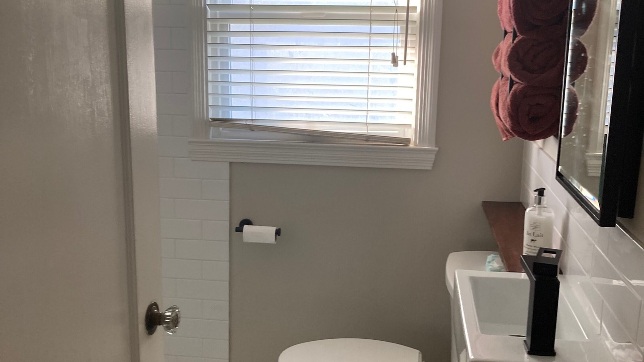 Photo of Bathroom in St. Helena