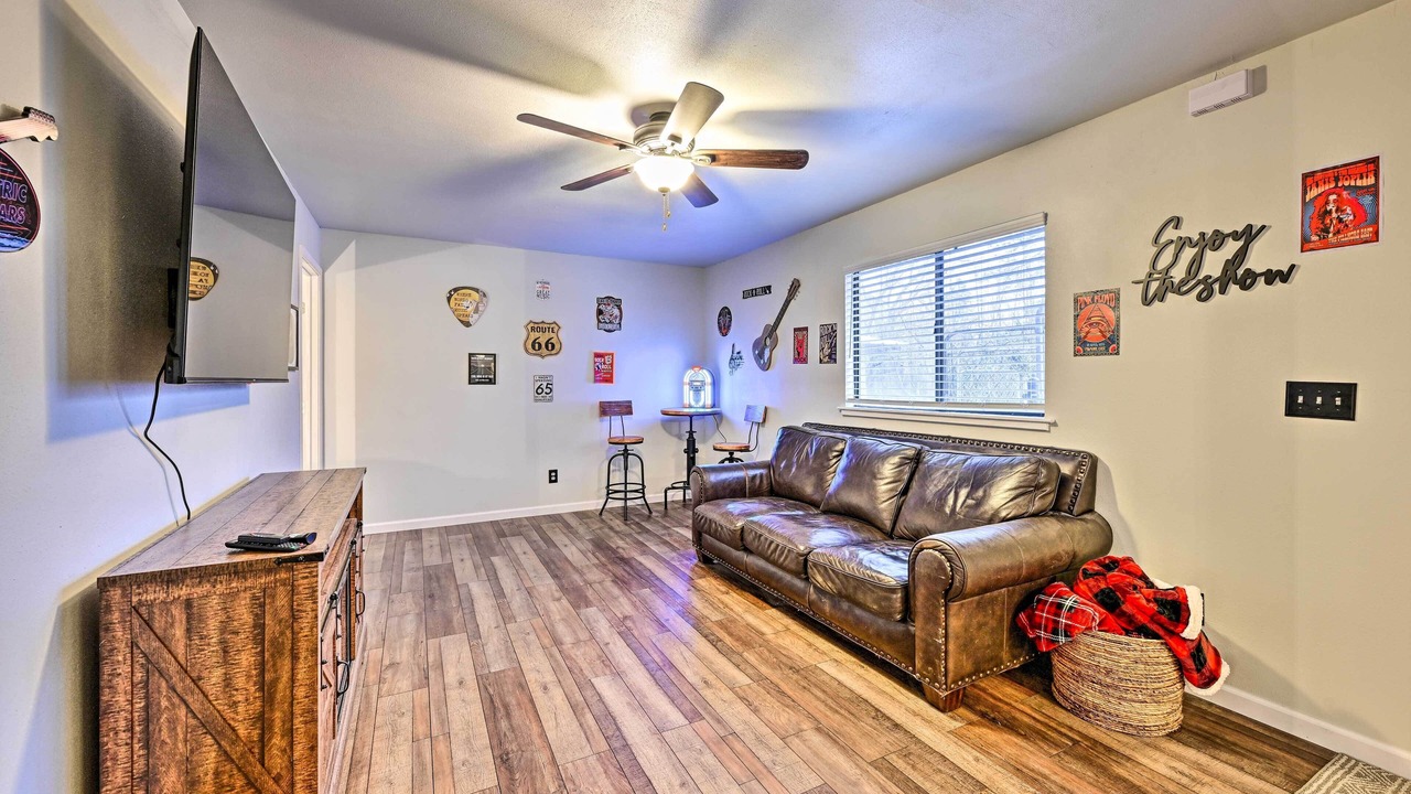 Photo of Livingroom in Cascadel Woods