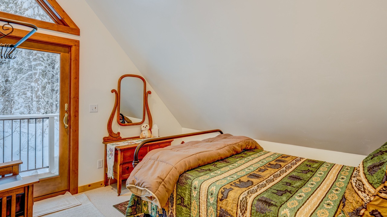 Photo of Bedroom in Tahoe Pines