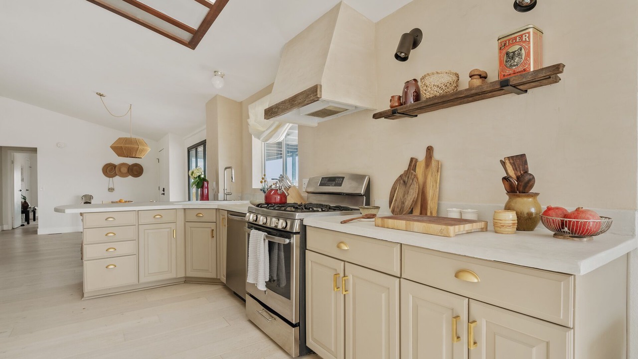 Photo of Kitchen in Landers