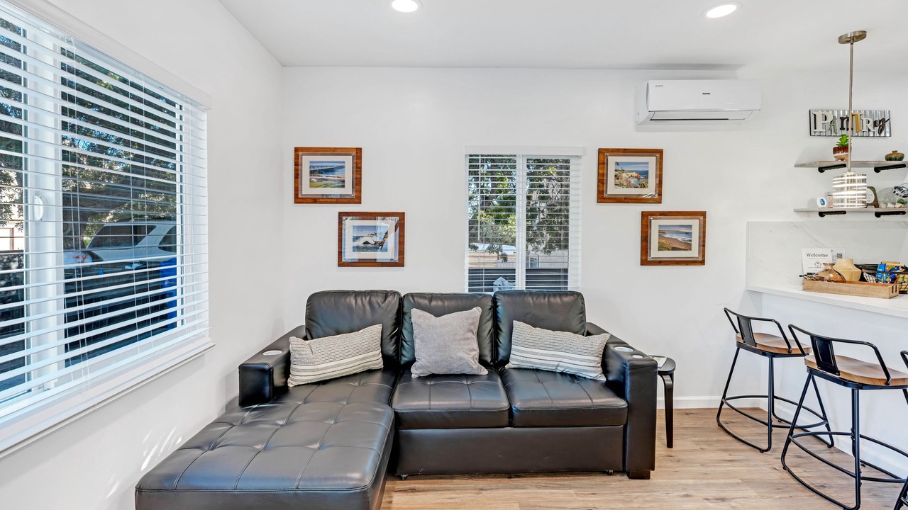 Photo of Livingroom in Corridor