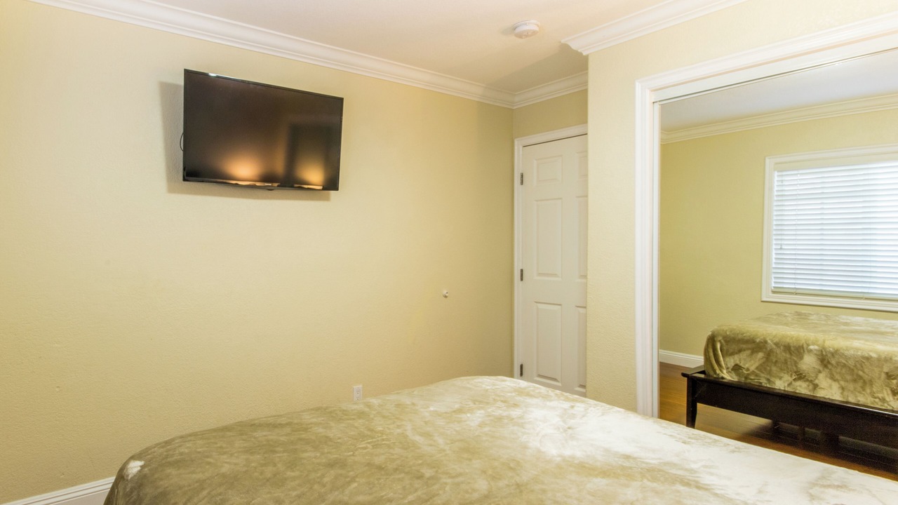 Photo of Bedroom in Sherwood Forest and Thistle Development