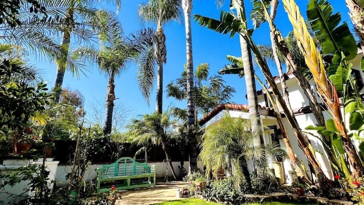 Photo of Outdoor in Woodland Hills