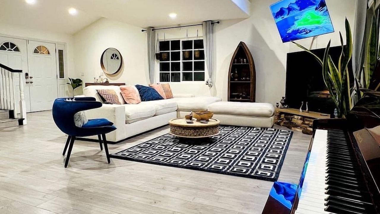 Photo of Livingroom in Woodland Hills