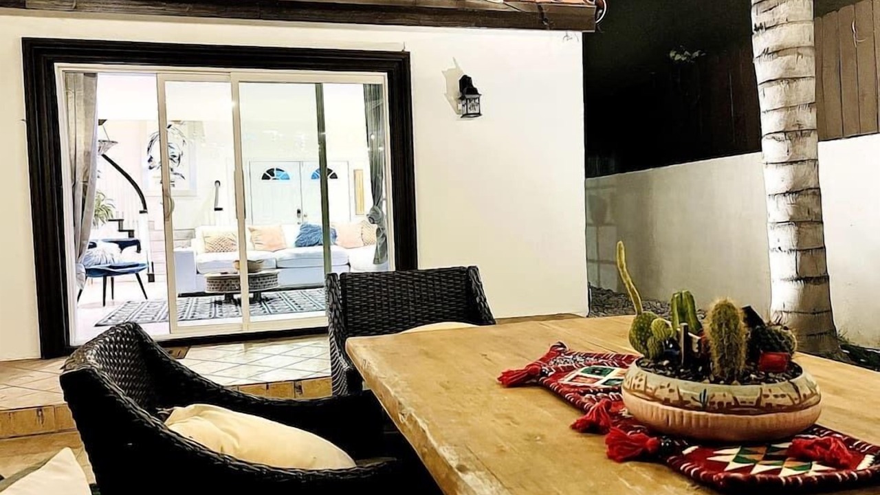 Photo of Outdoor in Woodland Hills