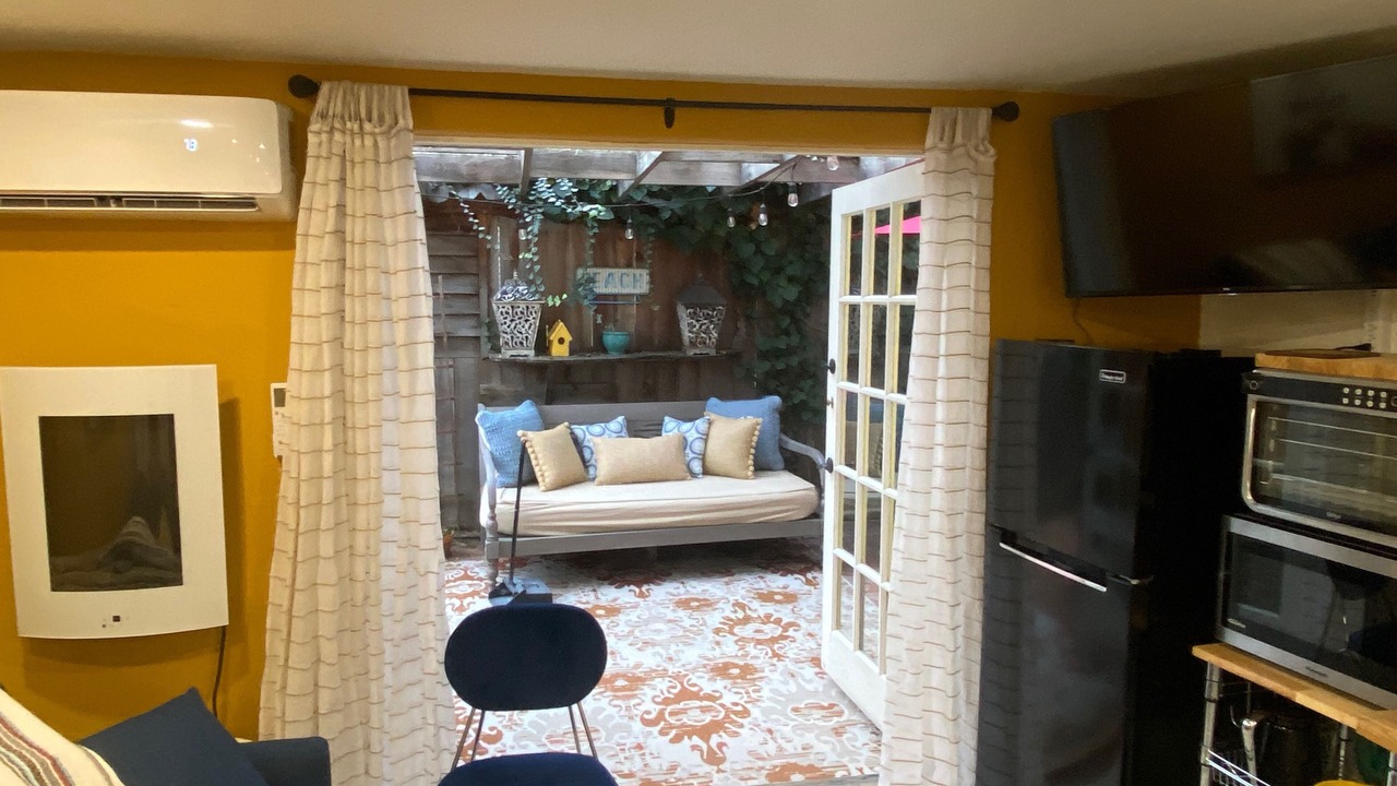 Photo of Livingroom in Alta Mesa