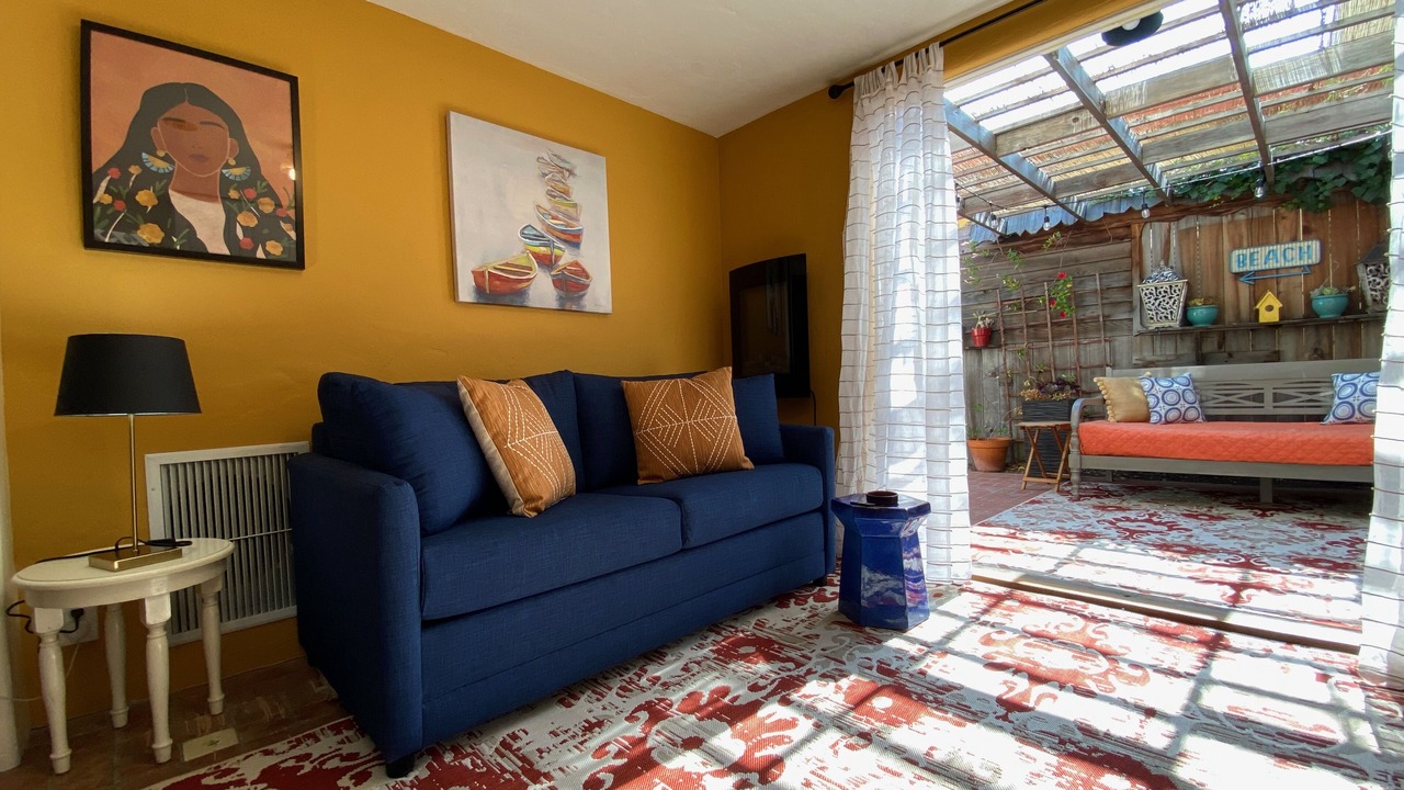 Photo of Livingroom in Alta Mesa