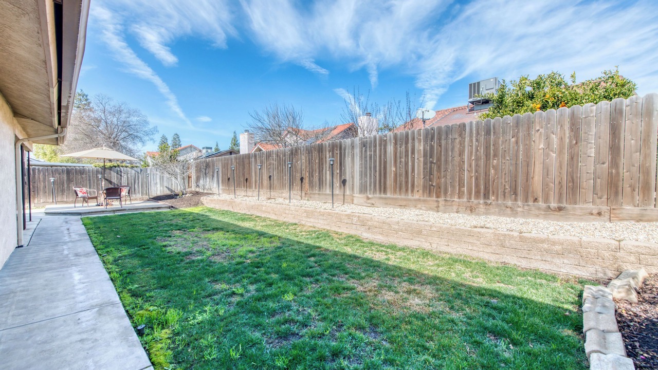 Photo of Outdoor in Raisin