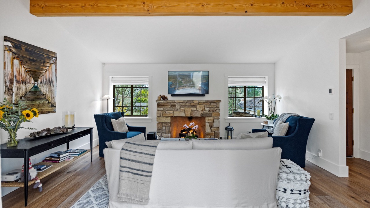 Photo of Livingroom in Northeast Carmel