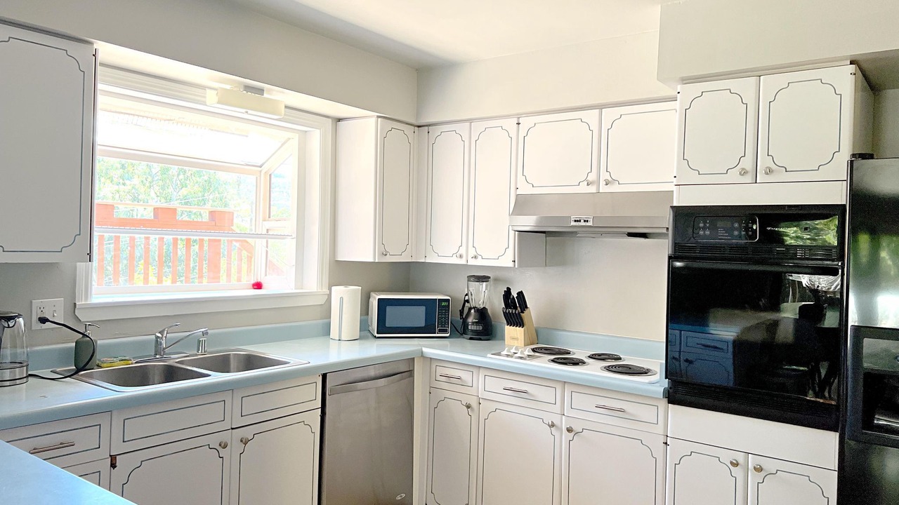 Photo of Kitchen in Los Altos Hills