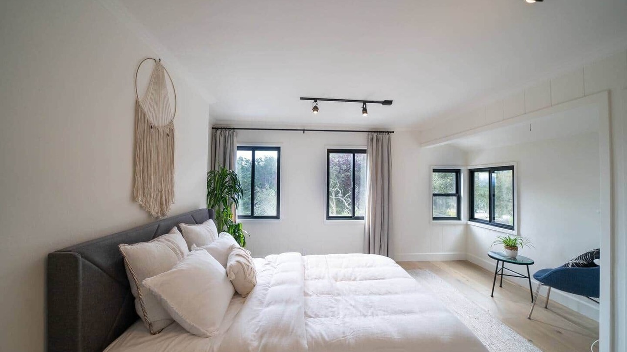 Photo of Bedroom in Monterey