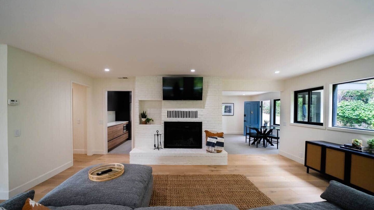 Photo of Livingroom in Monterey