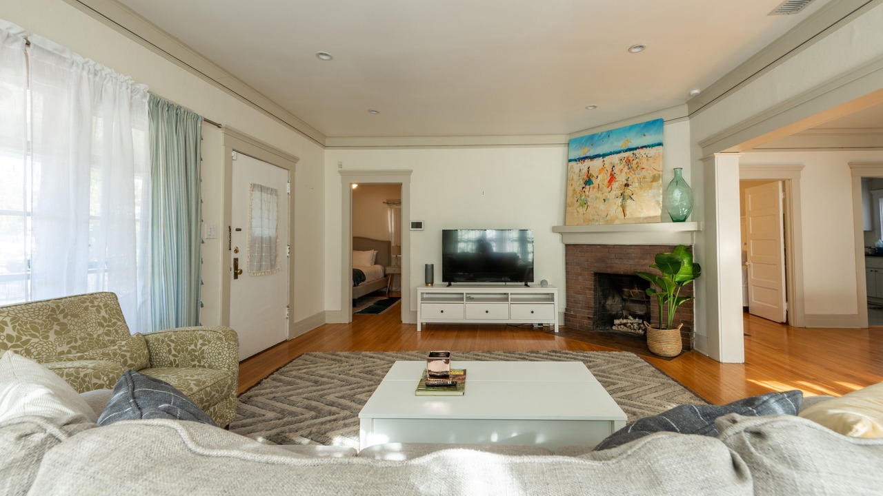 Photo of Livingroom in Los Feliz