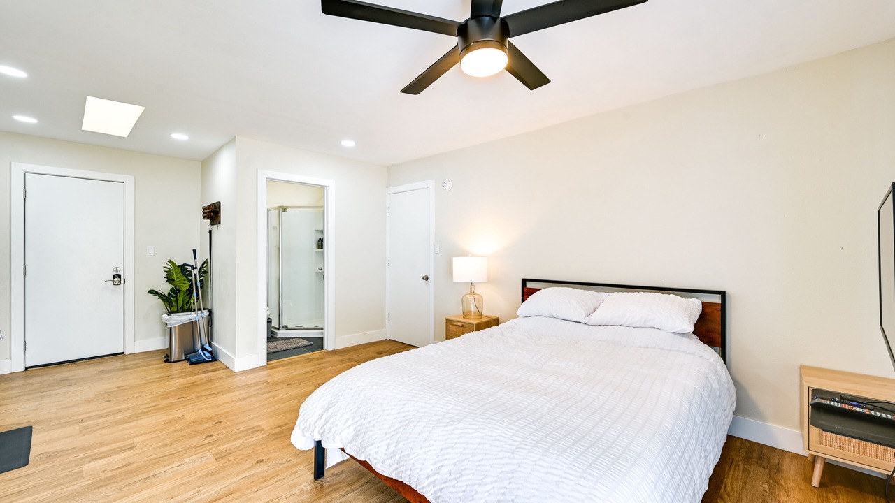 Photo of Bedroom in Lincoln Acres