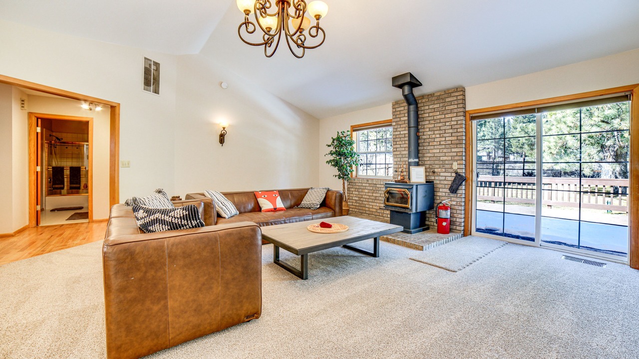 Photo of Livingroom in Calpine