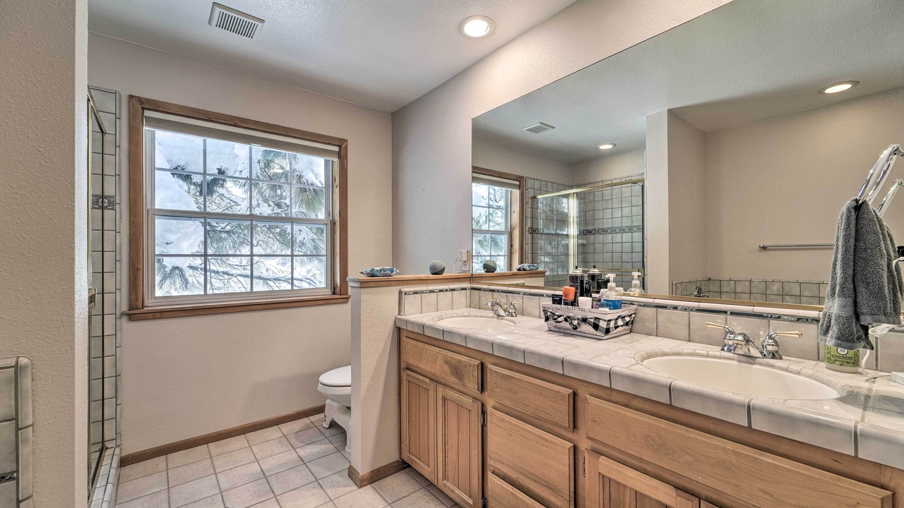 Photo of Bathroom in Calpine
